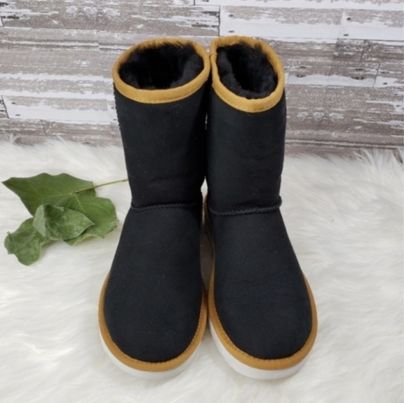 UGG Shoes - UGG Black with South Western Design